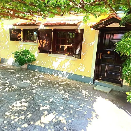 Spacious With Big Yard And Fireplace * Evangelistria (Corinthia)