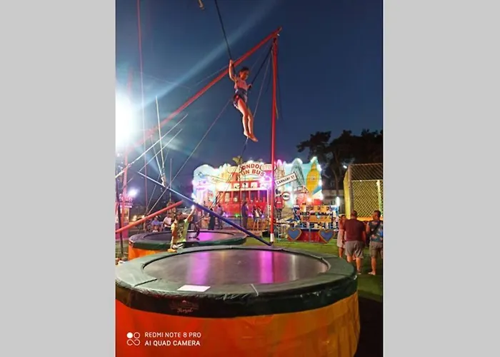 Casa de Férias Spacious With Big Yard And Fireplace *