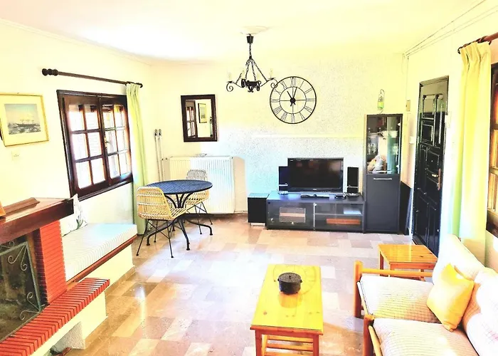 Spacious With Big Yard And Fireplace Evangelistria (Corinthia)