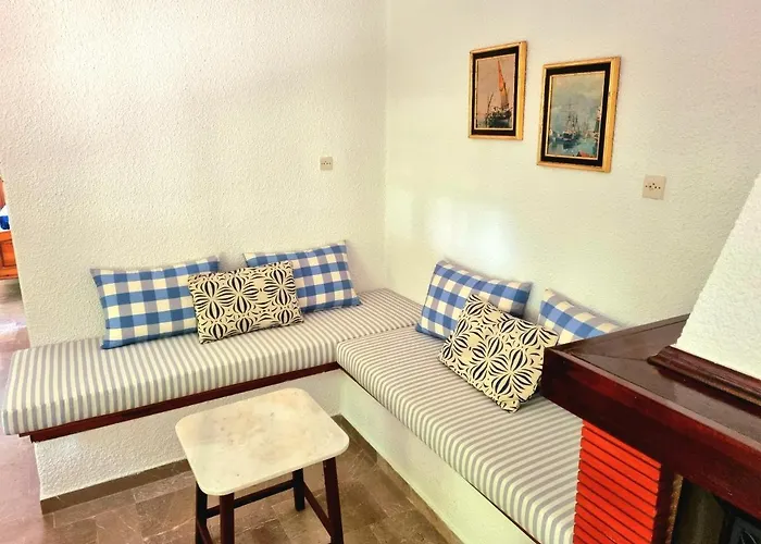 Spacious With Big Yard And Fireplace Casa de Férias